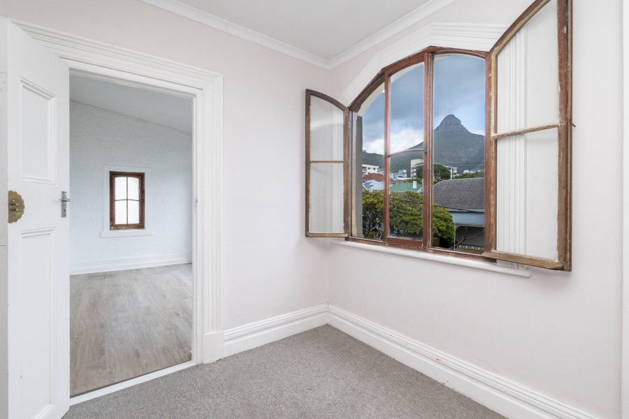 3 Bedroom Property for Sale in Sea Point Western Cape